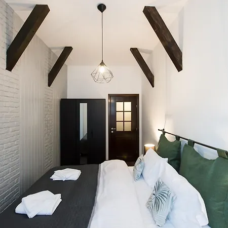 Apartment Lovely Flat With Patio And Mountain Views *
